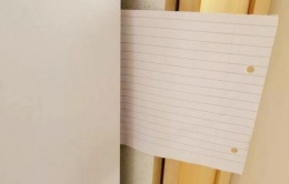 Tại sao nên đặt tờ giấy vào cửa tủ lạnh khi trời nắng nóng?