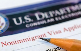 NGƯỜI XIN VISA KHÔNG ĐỊNH CƯ ĐẾN MỸ SẼ PHẢI TRẢ THÊM $250