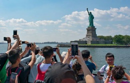 MỸ CÓ THỂ YÊU CẦU DU KHÁCH PHẢI NỘP TIỀN ĐẶT CỌC ĐẾN $15,000 KHI XIN VISA DU LỊCH