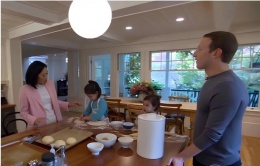 Cuộc sống đảo lộn vì làm hàng xóm với Mark Zuckerberg