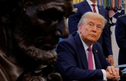 Ông Trump ký sắc lệnh miễn thuế cho một số hàng hóa