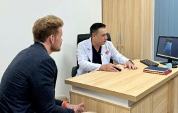 Chạy chữa 15 năm, bệnh nhân nước ngoài lần đầu khỏi bệnh tại Bệnh viện Bình Dân