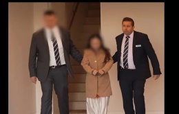 Bắt nữ thầy bói lừa đảo cộng đồng người Việt 46 triệu USD Bắt nữ thầy bói lừa đảo cộng đồng người Việt 46 triệu USD