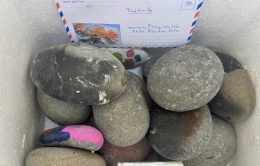 Du khách trả lại 14 kg đá cuội lấy từ Cô Tô 10 năm trước Du khách trả lại 14 kg đá cuội lấy từ Cô Tô 10 năm trước