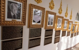 Ông Trump cho treo ảnh châm chọc hai người tiền nhiệm Ông Trump cho treo ảnh châm chọc hai người tiền nhiệm