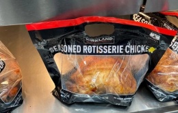 Costco bị kiện vì món 'gà quay quốc dân' giá gần 5 USD