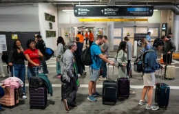 Hàng trăm nhân viên an ninh sân bay Mỹ đồng loạt nghỉ việc