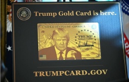 Nhiều luật sư cho giới siêu giàu 'quay lưng' với tấm thẻ vàng của ông Trump