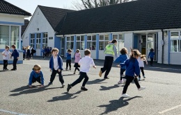 Thị trấn không cho trẻ em dùng smartphone Thị trấn không cho trẻ em dùng smartphone