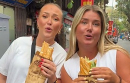 'Stand banh mi' tạo cơn sốt bánh mì vỉa hè Việt Nam