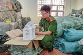 Nóng: Triệt phá đường dây buôn bán dầu gội, kem đánh răng giả quy mô lớn ở Nghệ An