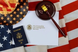 USCIS MỞ RỘNG VIỆC KIỂM TRA “CHỦ NGHĨA CHỐNG MỸ” TRONG CÁC ĐƠN XIN NHẬP CƯ