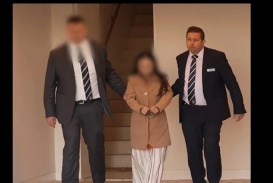 Bắt nữ thầy bói lừa đảo cộng đồng người Việt 46 triệu USD Bắt nữ thầy bói lừa đảo cộng đồng người Việt 46 triệu USD