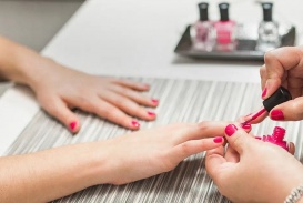 Làm nail ở Canada lương bao nhiêu? Có nên làm nail ở Canada?