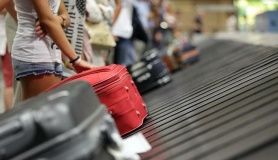 Vì sao phải đợi lâu để lấy hành lý tại sân bay?