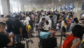 'Combo mệt mỏi' khi đặt chân xuống sân bay Tân Sơn Nhất: Thử hỏi còn ai muốn quay lại Việt Nam lần nữa?