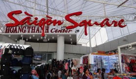 Hàng nghìn sản phẩm ở Saigon Square nghi giả mạo Rolex, Louis Vuitton, Gucci