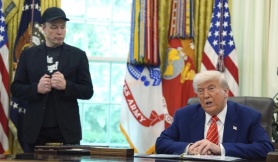 Rủi ro kinh doanh khi Musk đấu khẩu với ông Trump