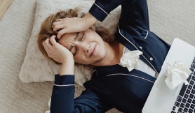 Làm việc từ xa căng thẳng gấp đôi ở văn phòng