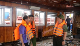 Hình ảnh bên trong tàu du lịch Vịnh Xanh sau tai nạn 36 người chết