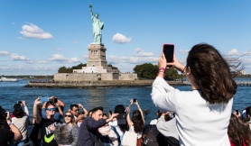 Mỹ dừng chương trình miễn phỏng vấn khi gia hạn visa từ 2/9