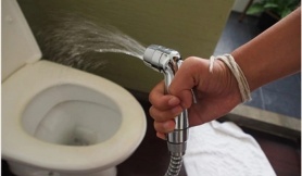 Những rủi ro khi dùng vòi xịt vệ sinh