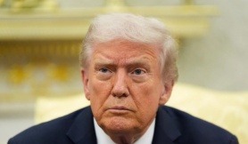 Cuộc điện đàm khiến ông Trump đổi ý về lệnh trừng phạt Nga Cuộc điện đàm khiến ông Trump đổi ý về lệnh trừng phạt Nga