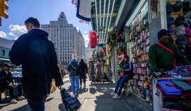 Hàng rong tái xuất ở New York sau chiến dịch truy quét của ICE Hàng rong tái xuất ở New York sau chiến dịch truy quét của ICE