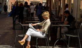 Những cô gái từ bỏ 'nữ cường' để sống như ốc sên