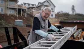 Bi kịch không thể nghỉ hưu của người cao tuổi Mỹ