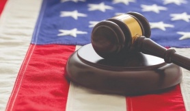 Con rơi kiện gia đình cha ruột đòi chia tài sản