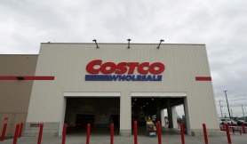 Gã khổng lồ bán lẻ Costco kiện chính phủ Mỹ