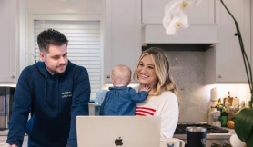 Phụ nữ Mỹ từ chối thăng tiến để sinh con sớm Phụ nữ Mỹ từ chối thăng tiến để sinh con sớm