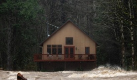 Hàng trăm nghìn người Mỹ sơ tán vì nguy cơ lũ lụt lịch sử Hàng trăm nghìn người Mỹ sơ tán vì nguy cơ lũ lụt lịch sử