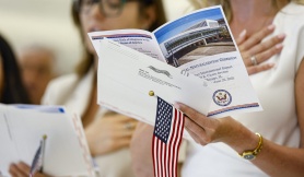 Chính quyền Trump gia tăng tước quốc tịch một số công dân Mỹ Chính quyền Trump gia tăng tước quốc tịch một số công dân Mỹ