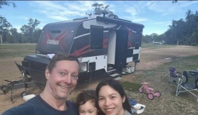 Cuộc sống du mục của cặp vợ chồng Việt - Australia