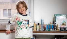 Bố mẹ cho con 7 tuổi du lịch qua 7 châu lục Bố mẹ cho con 7 tuổi du lịch qua 7 châu lục