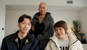 Lời hứa giúp bố mẹ nghỉ hưu sớm của chàng trai gốc Việt Lời hứa giúp bố mẹ nghỉ hưu sớm của chàng trai gốc Việt