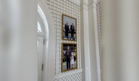 Ảnh chụp chung của ông Trump, ông Putin được treo ở Nhà Trắng Ảnh chụp chung của ông Trump, ông Putin được treo ở Nhà Trắng