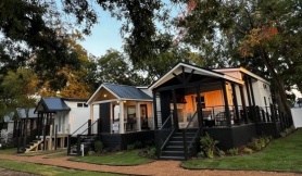 Người già Mỹ bán nhà to, vào làng tí hon dưỡng già