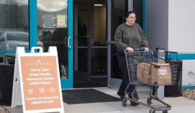 Những nhân viên an ninh sân bay Mỹ sống lay lắt bằng tiền vay Những nhân viên an ninh sân bay Mỹ sống lay lắt bằng tiền vay