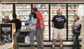 Nhiều người Mỹ thắt chặt chi tiêu vì lạm phát