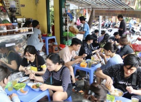 100 người Việt thì 97 người ăn sáng, nhưng phần lớn chỉ ăn từ 10.000-30.000 đồng cho 'qua bữa'