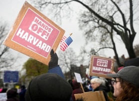 Tương lai mờ mịt của Harvard khi đối đầu chính quyền Trump