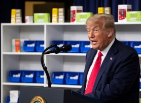 Ông Trump ký sắc lệnh giúp giảm giá thuốc tại Mỹ đến 90%