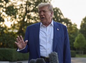 Ông Trump nổi giận, cáo buộc Israel và Iran vi phạm lệnh ngừng bắn