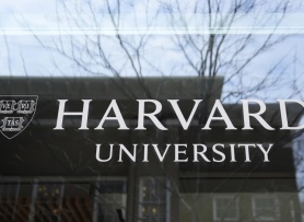 Chính phủ Mỹ dọa cắt toàn bộ kinh phí cho Harvard