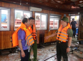 Hình ảnh bên trong tàu du lịch Vịnh Xanh sau tai nạn 36 người chết