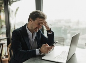 Nghịch lý người Mỹ lương cao vẫn 'tiền về là hết'