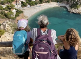 Trái đắng của những gia đình 'ôm con đi vòng quanh thế giới'